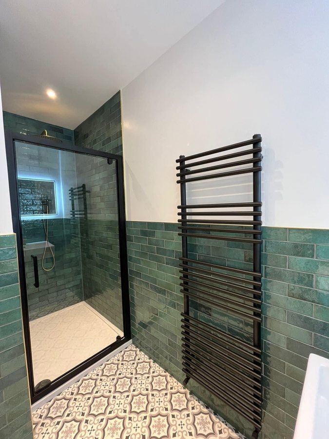 Shower enclosure