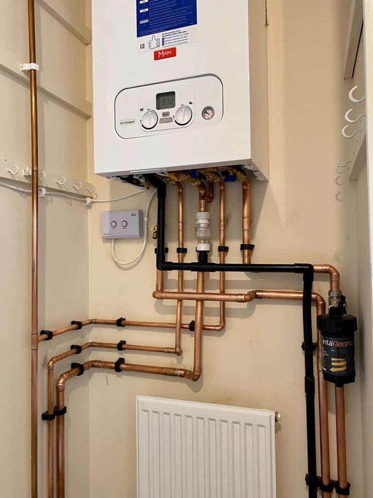 Main Eco Compact combi with an inline magnetic filter