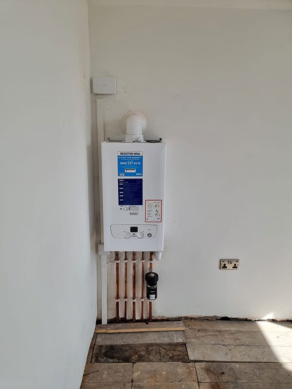 Baxi combi with a magnetic filter and wireless controls