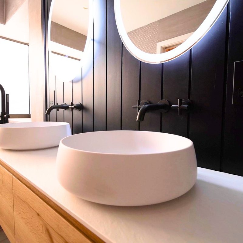 Countertop basin with LED mirror